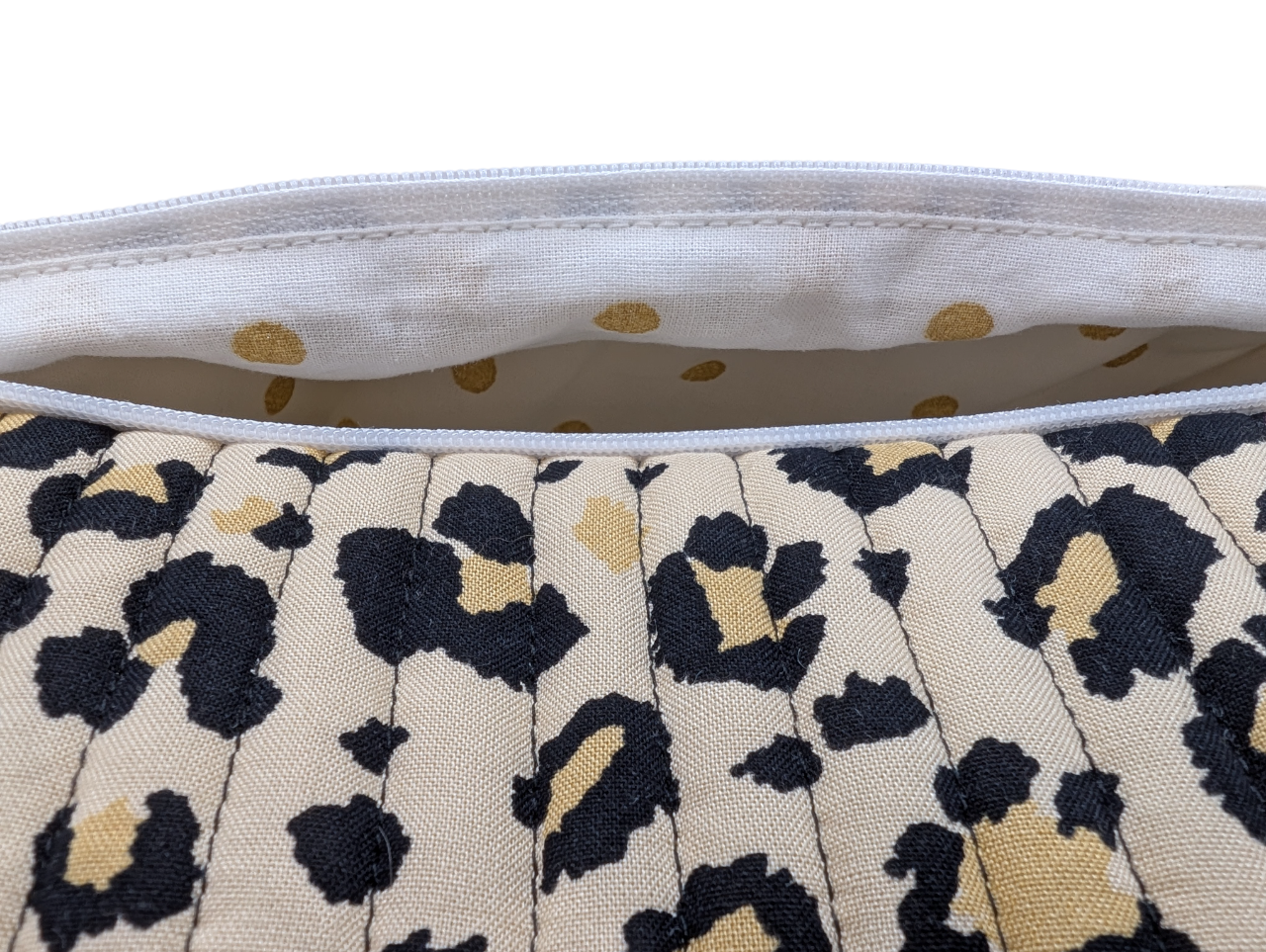 Trousse XL matelassée léopard