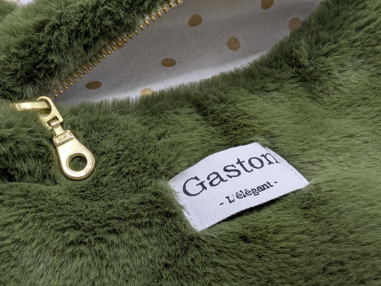 Banane fausse fourrure kaki